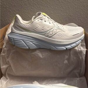Saucony Women's White and Light Blue Athletic Shoes NEVER WORN